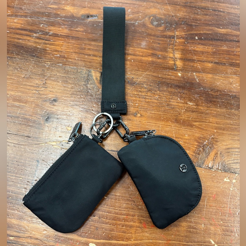 Lululemon Dual pouch whistle keychain wallet in color black
